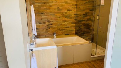 Premier lodge room's bathroom. Bathroom of premier lodge room at Aquila Private Game Reserve