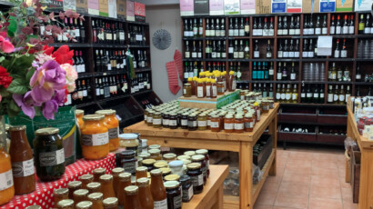 You can purchase wine and other delicious treats at Polkadraai Farm's food and wine shop. Food and wine shop at Polkadraai Farm